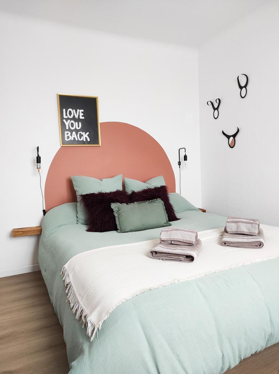 Le Cosy Valcros, Design Et Confort Aix-en-Provence Bagian luar foto