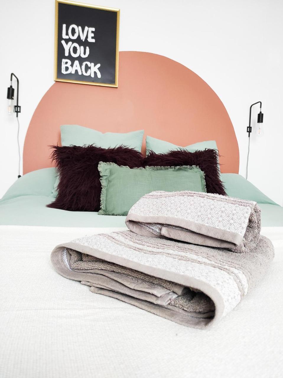 Le Cosy Valcros, Design Et Confort Aix-en-Provence Bagian luar foto